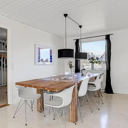 5 Bedroom Lovely In Allinge-Sandvig