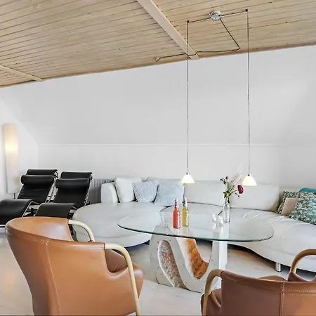 5 Bedroom Lovely In Holiday home