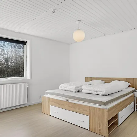 5 Bedroom Lovely In