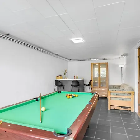 5 Bedroom Lovely In *
