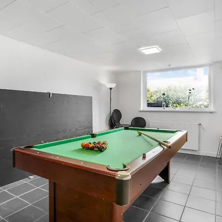 5 Bedroom Lovely In