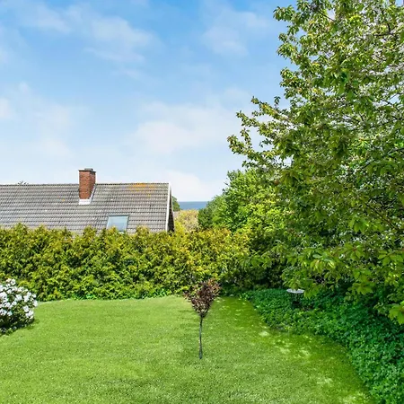 5 Bedroom Lovely In Holiday home