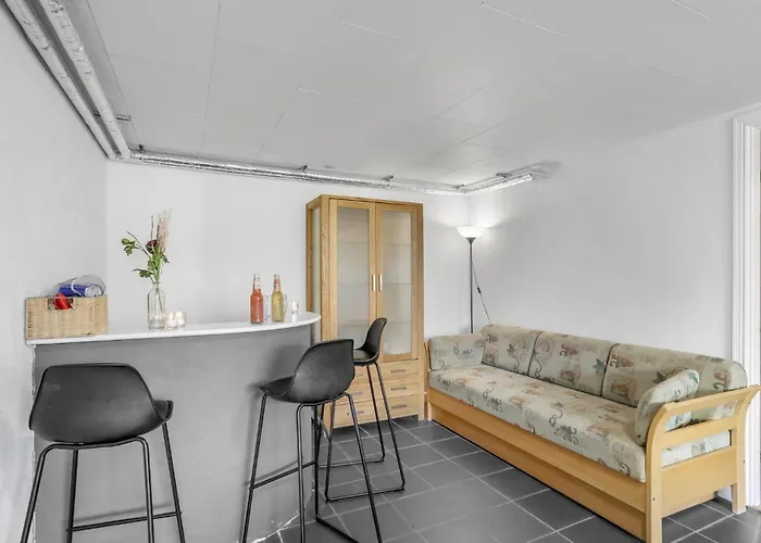Feriehus 5 Bedroom Lovely In Allinge-Sandvig