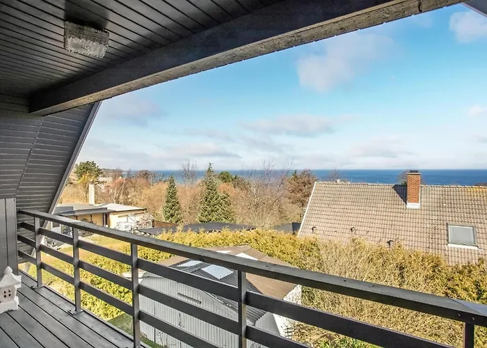 Feriehus 5 Bedroom Lovely In Allinge-Sandvig