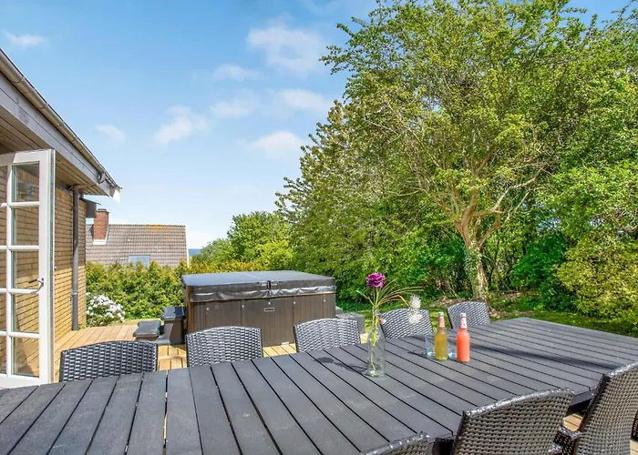 5 Bedroom Lovely In * Allinge-Sandvig