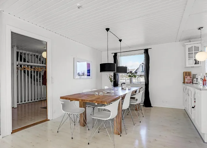 5 Bedroom Lovely In Feriehus