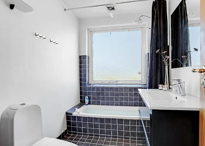 5 Bedroom Lovely In Allinge-Sandvig