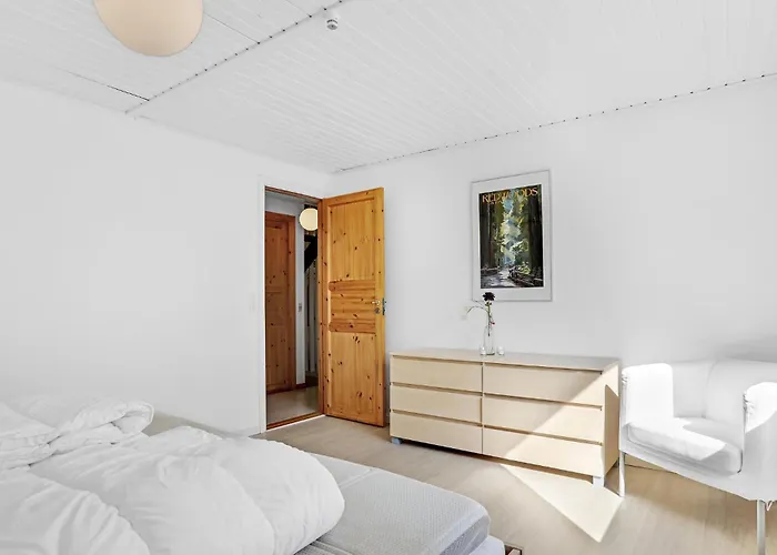Feriehus 5 Bedroom Lovely In Allinge-Sandvig