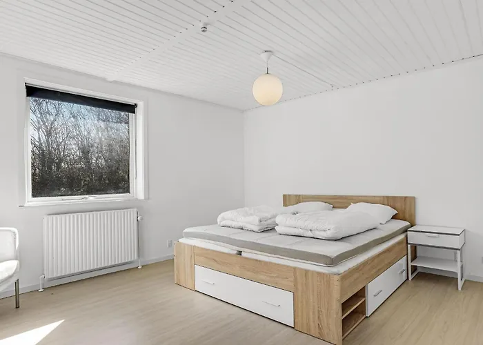 5 Bedroom Lovely In