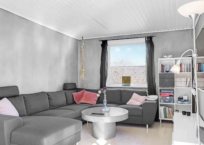 5 Bedroom Lovely In Feriehus *