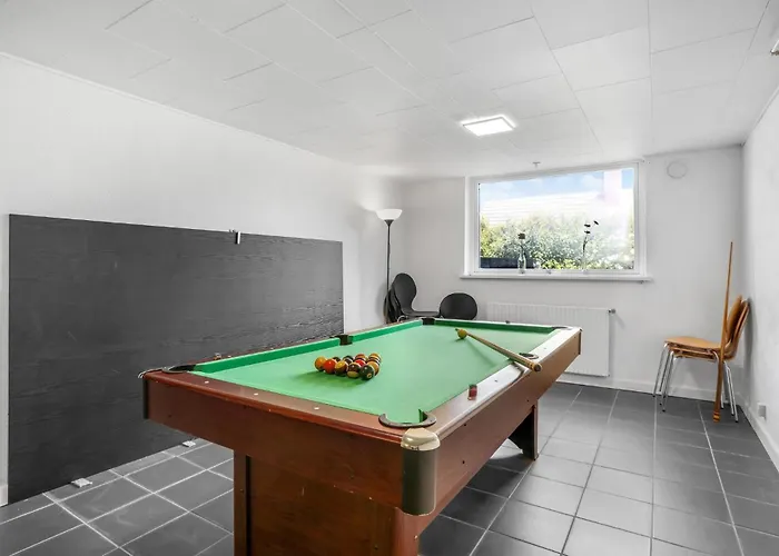 5 Bedroom Lovely In
