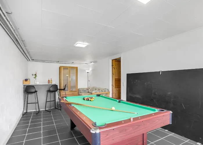 5 Bedroom Lovely In Feriehus *