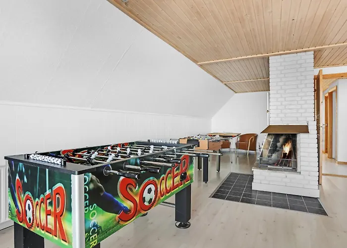 Feriehus 5 Bedroom Lovely In Allinge-Sandvig